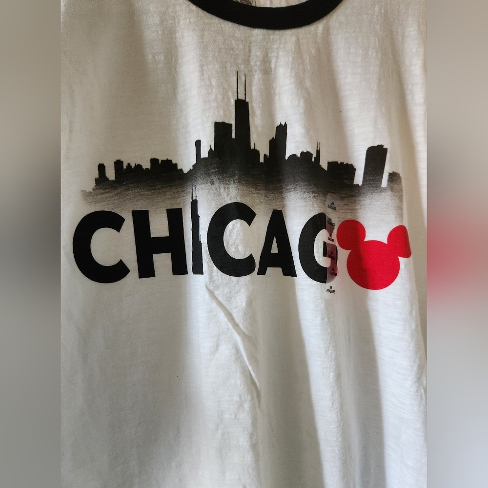 New Disney  Chicago  t shirt sz med